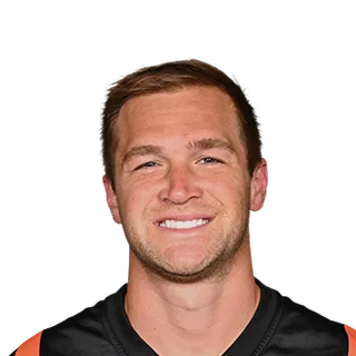 Mike Gesicki Madden 27 player portrait